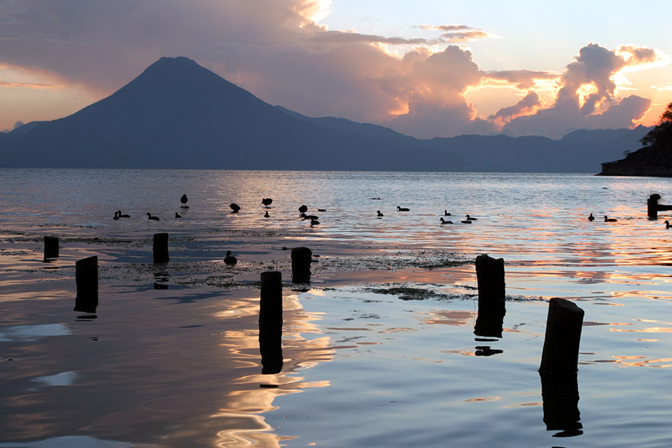 guatemala/santa_catarina_sunset_lake_posts