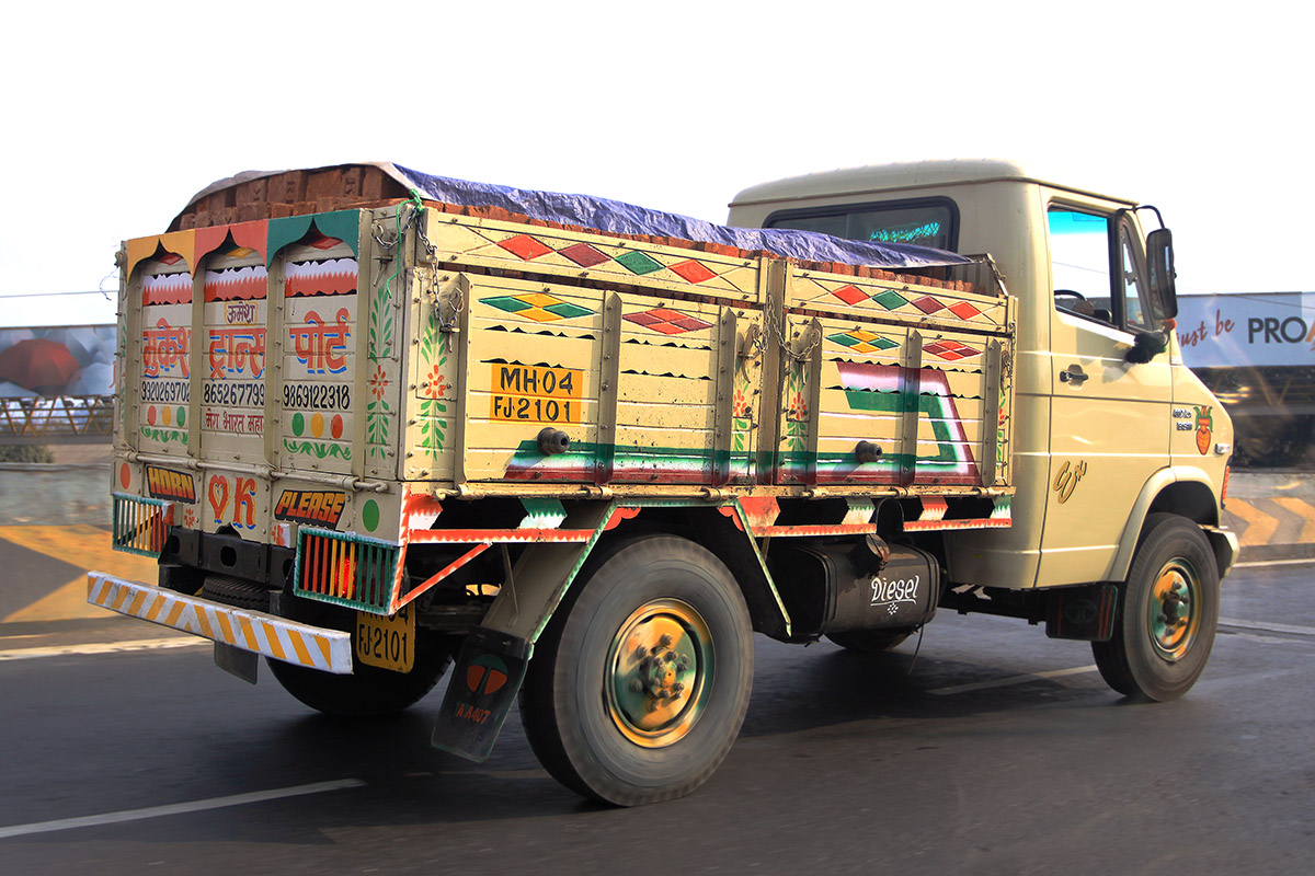 india/2012/bombaby_truck
