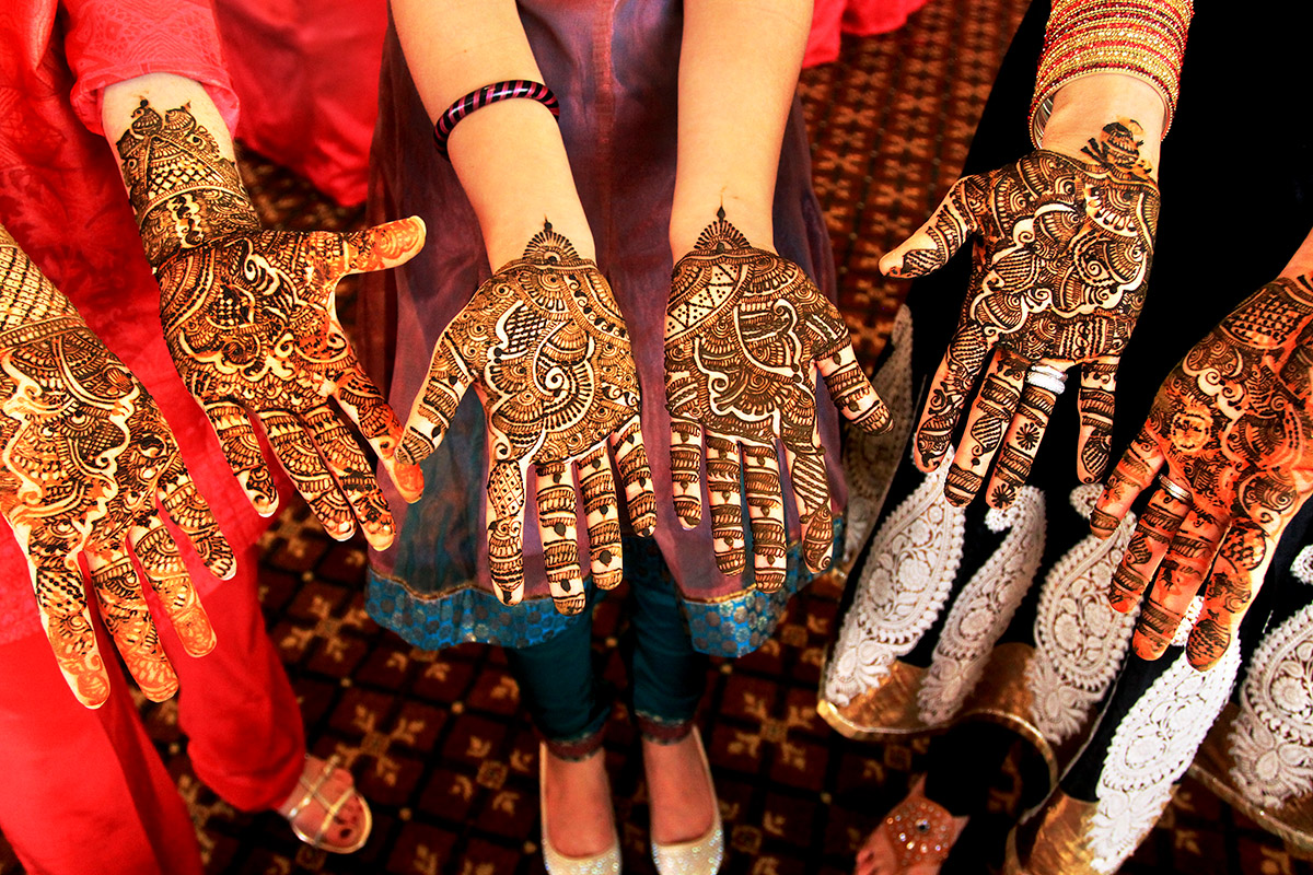 india/2012/bombay_mehndi_henna_hands