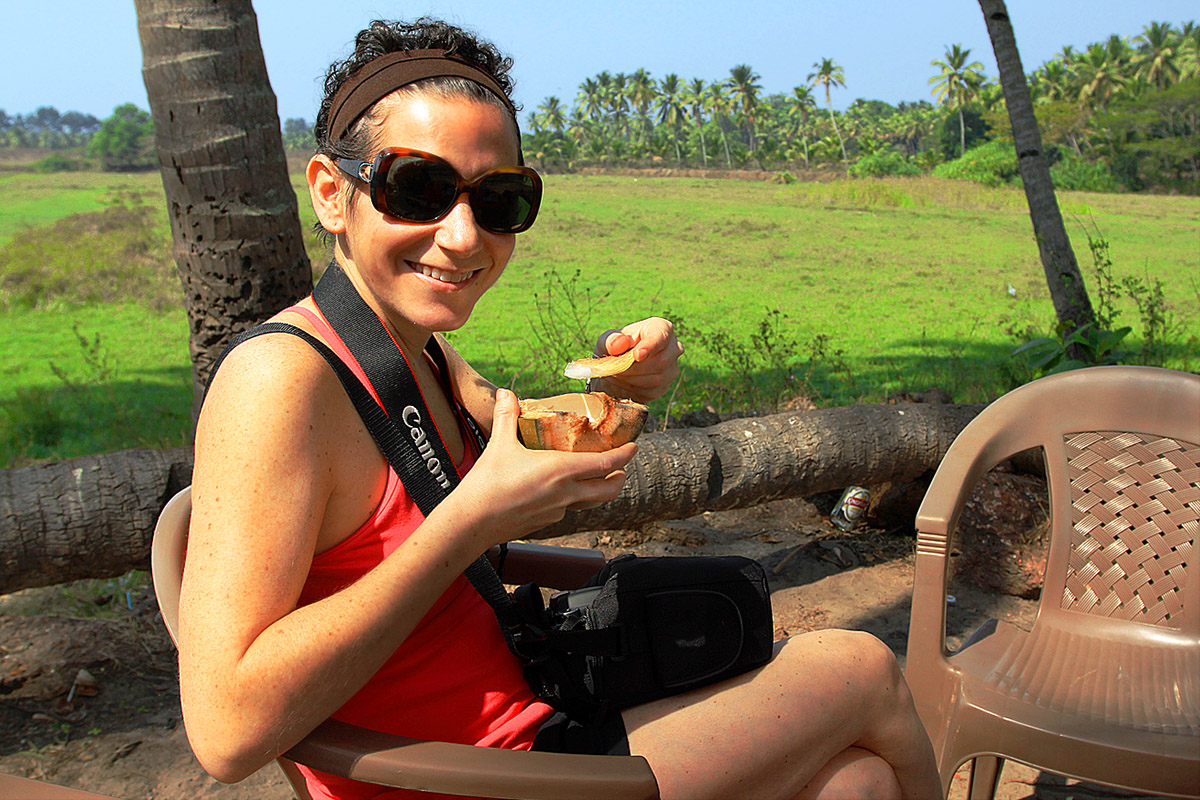 india/2012/goa_jen_eating_coconut