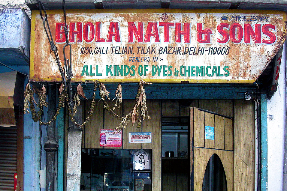 india/delhi_dyes_chemicals