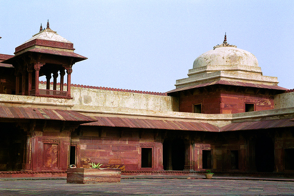 india/fatehpur_courtyard