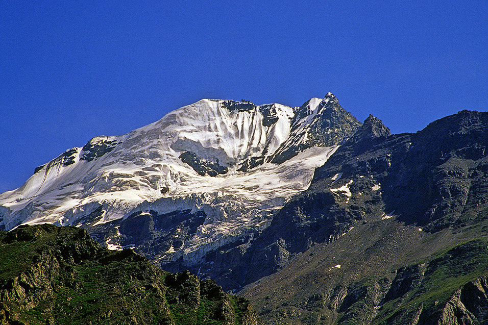 india/hiway_snow_capped_mountain