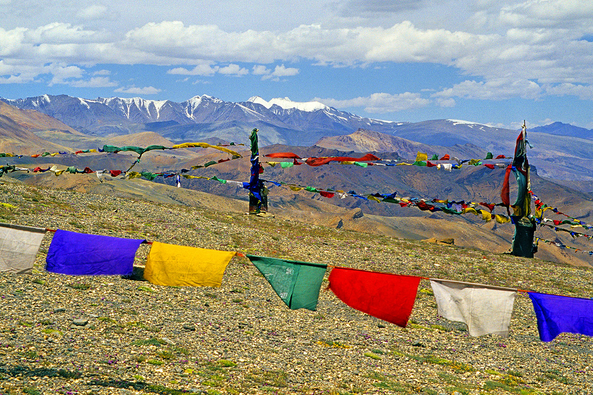 india/hiway_tibetan_flag_pole