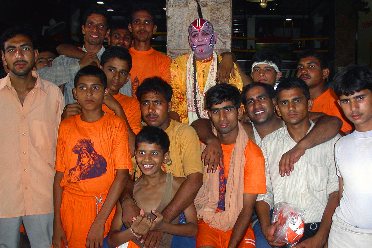 india/rishikesh_orange_men