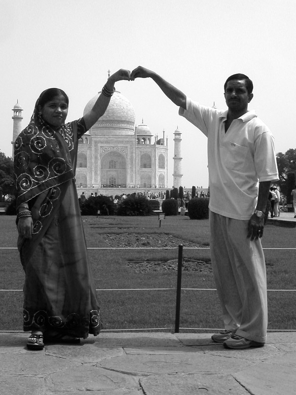 india/taj_mahal_newly_weds