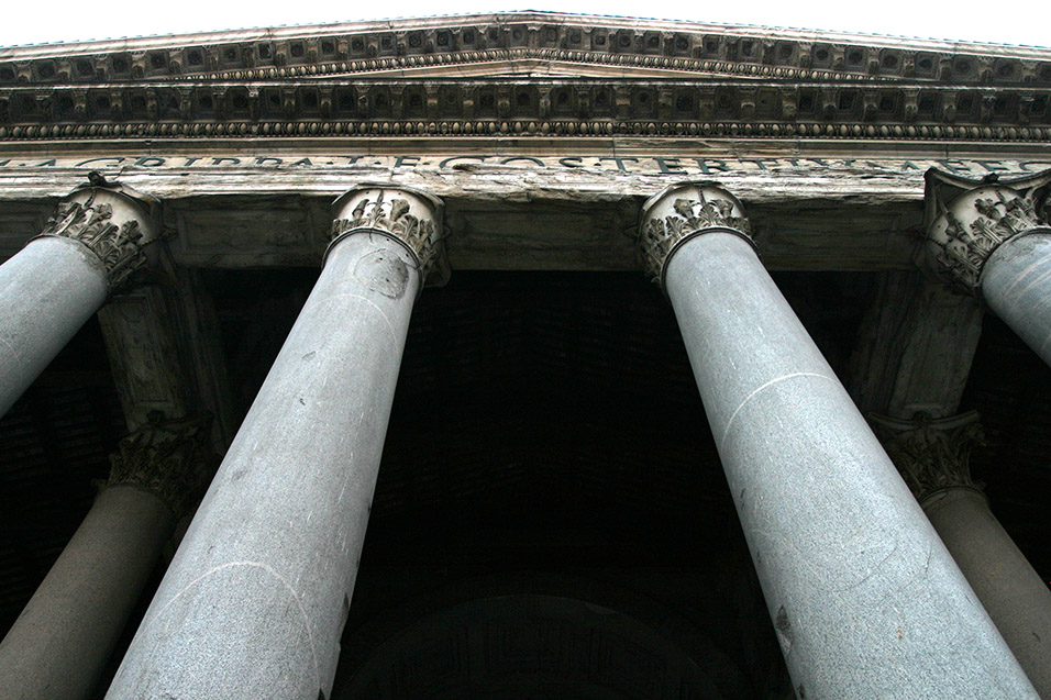 italy/rome_pantheon_columns_looking_up