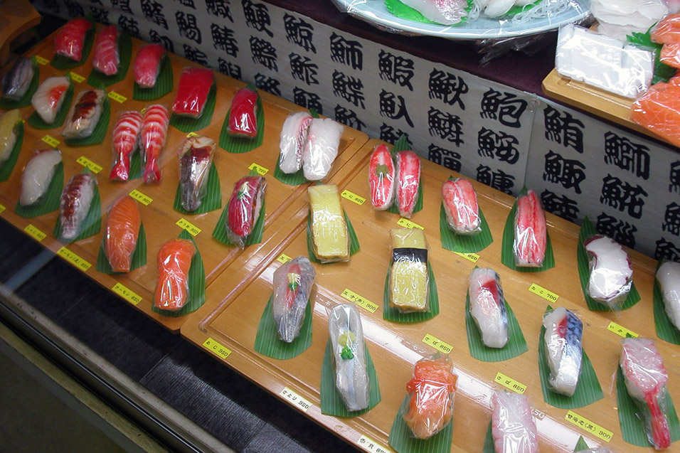 japan/2003/food_sushi_fake