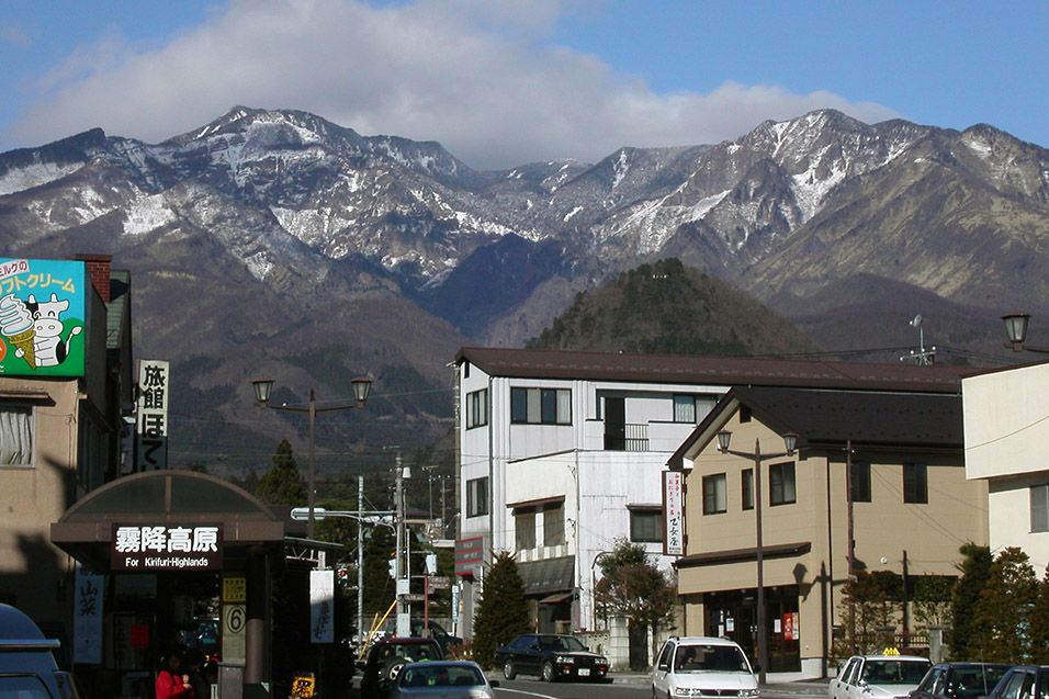 japan/2003/nikko_town_mountains