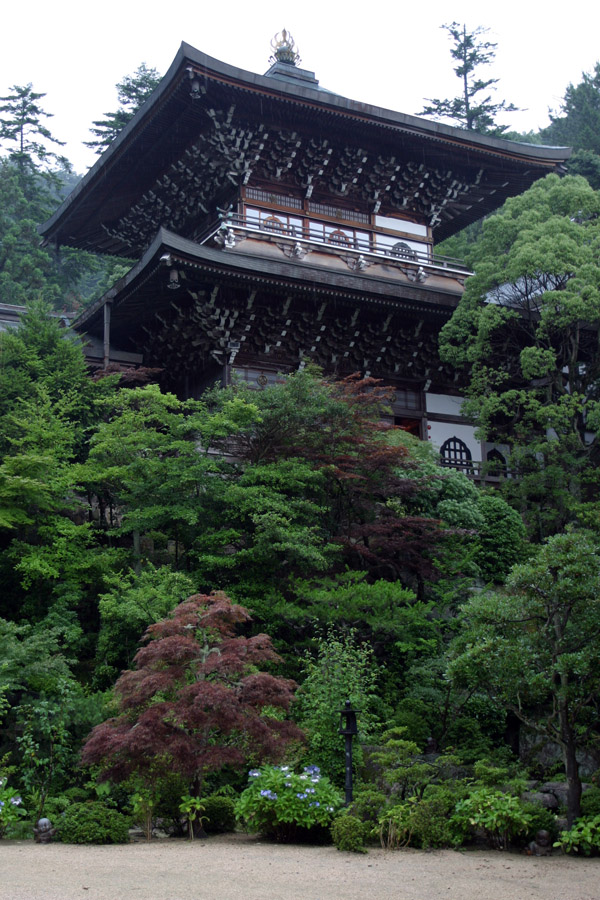 japan/2007/itsukushima_temple_vert