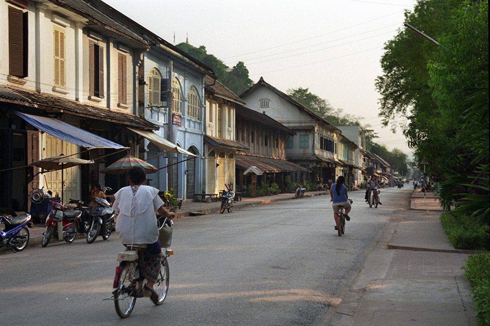 laos/lp_sleepy_street