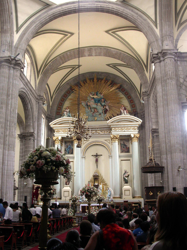 mexico/2003/catedral_inside