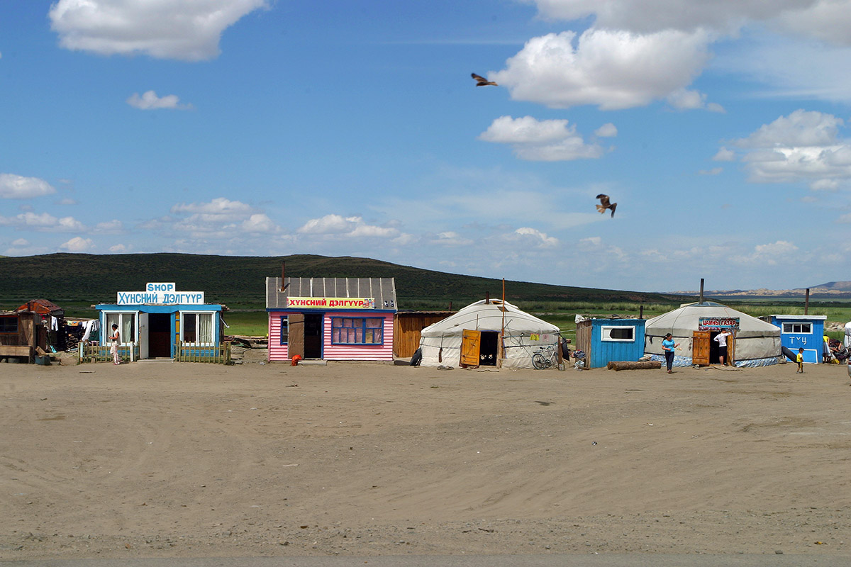 mongolia/countryside_small_town