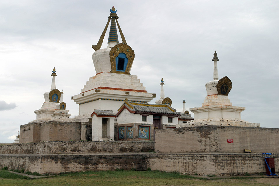 mongolia/karakorum_tomb