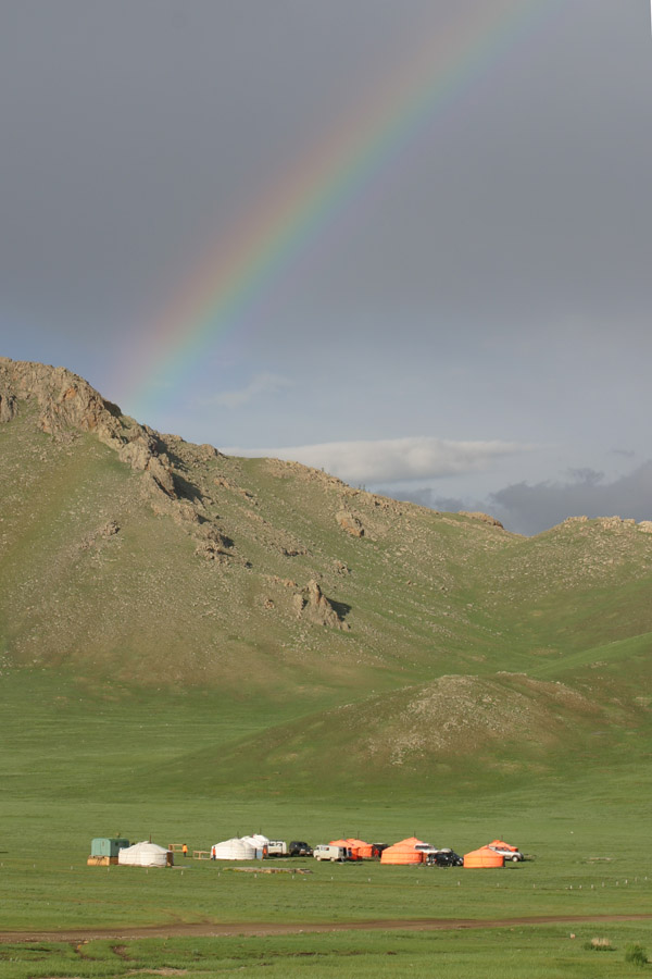 mongolia/lake_tsetserleg_rainbow_ger_vert