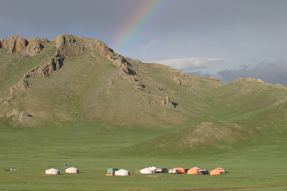 mongolia/lake_tsetserleg_rainbow_gers