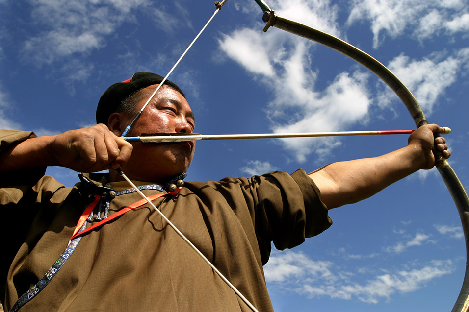 mongolia/ub_naadam_archer