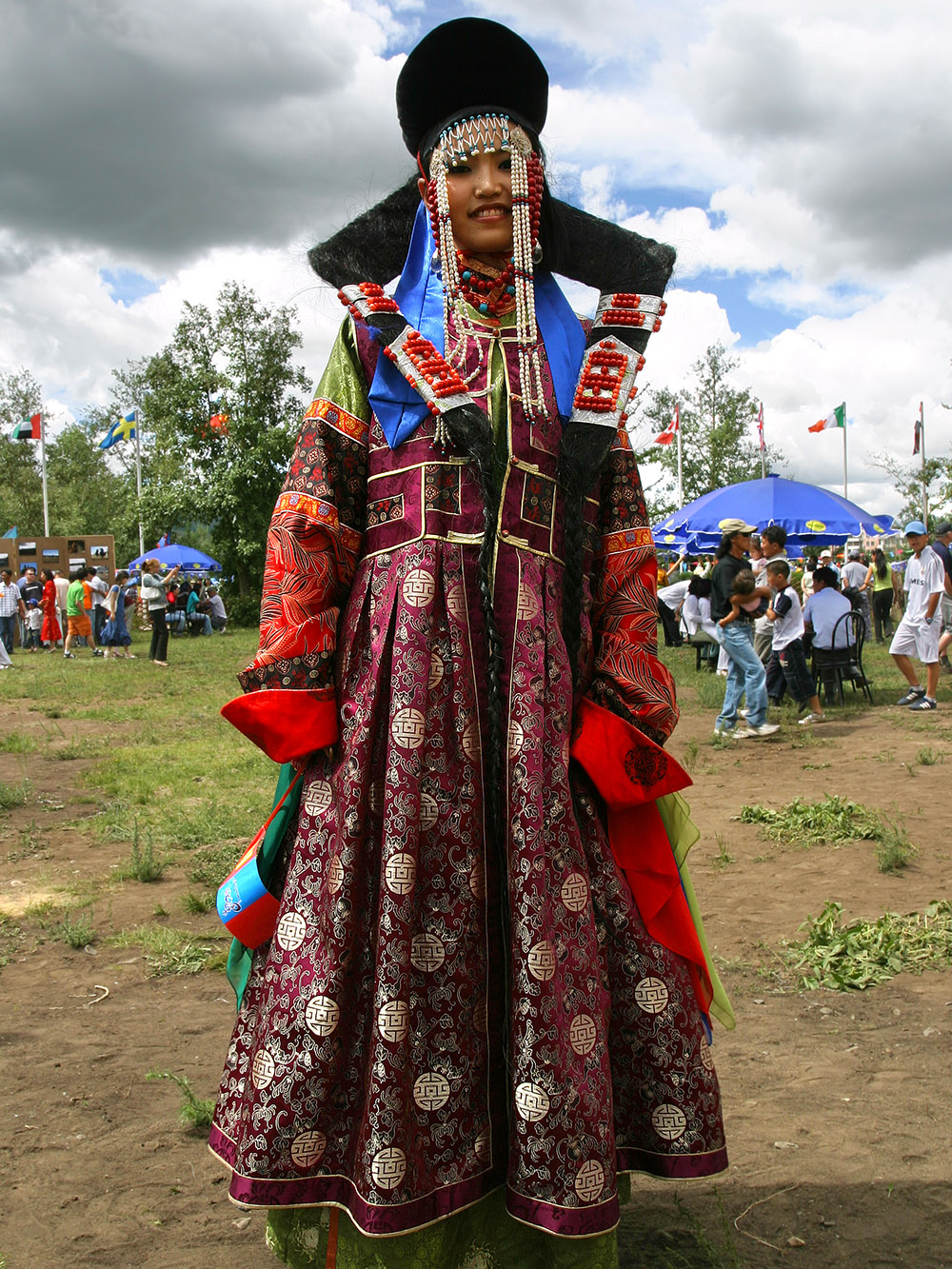 mongolia/ub_naadam_woman