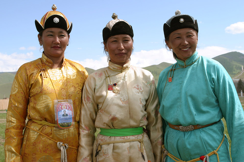 mongolia/ub_naadam_women