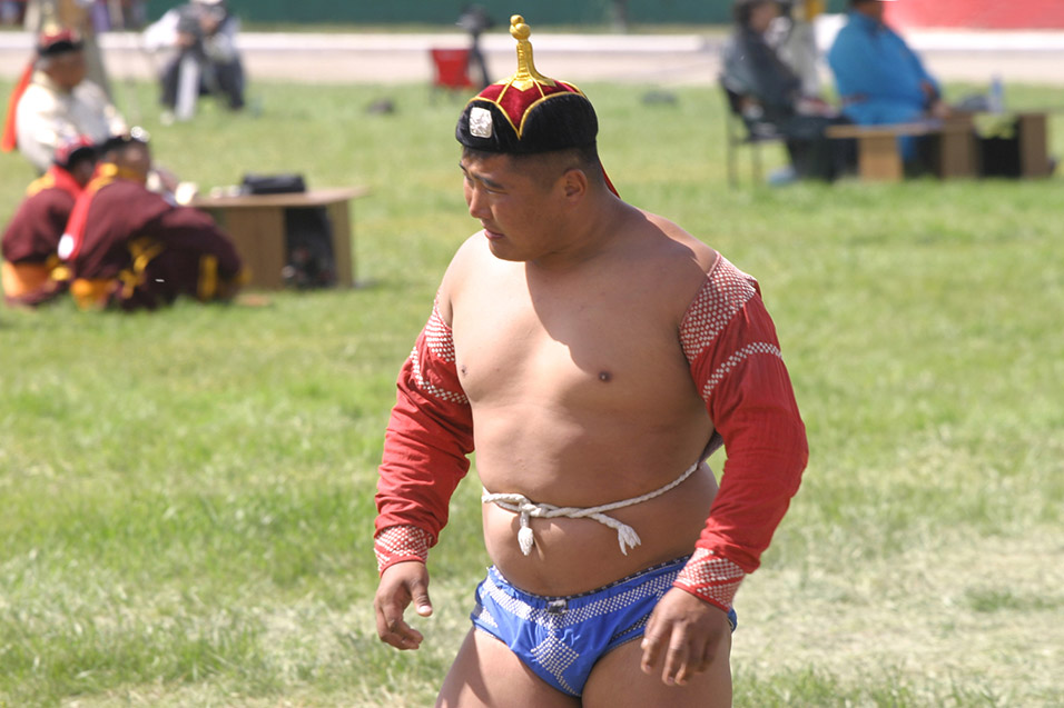 mongolia/ub_naadam_wrestler