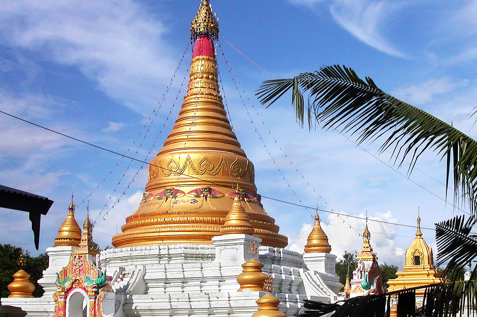 myanmar/mandalay_golden_stupa
