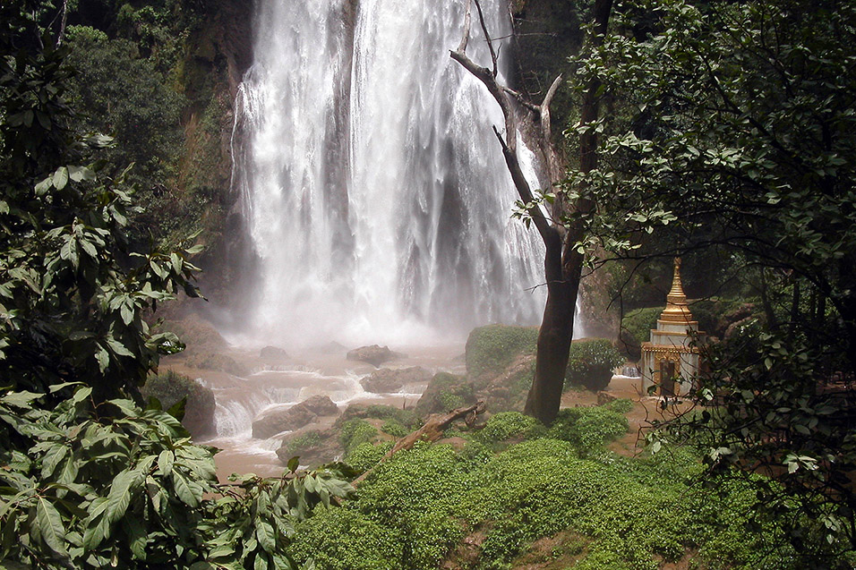 myanmar/pyin_u_lyn_anisakan_waterfall