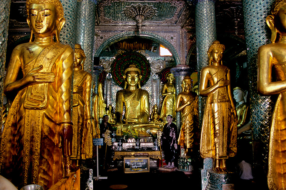 myanmar/shwedagon_golden_buddhas