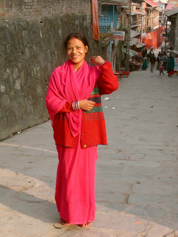 nepal/kathmandu_woman_pink