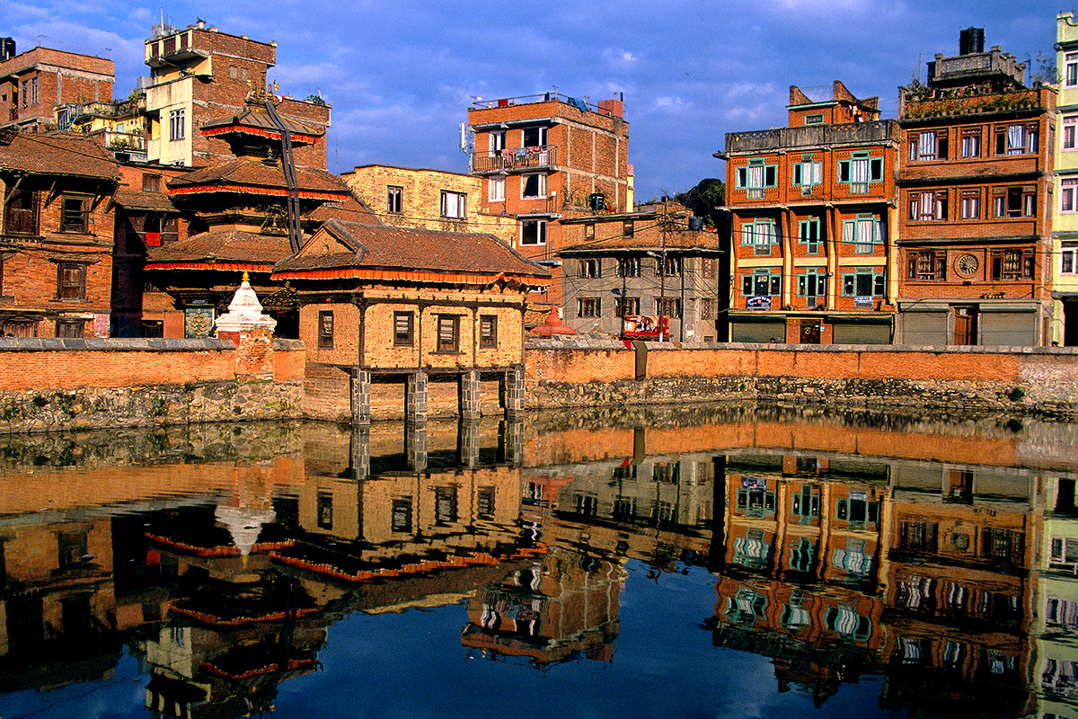 nepal/patan_water_reflection
