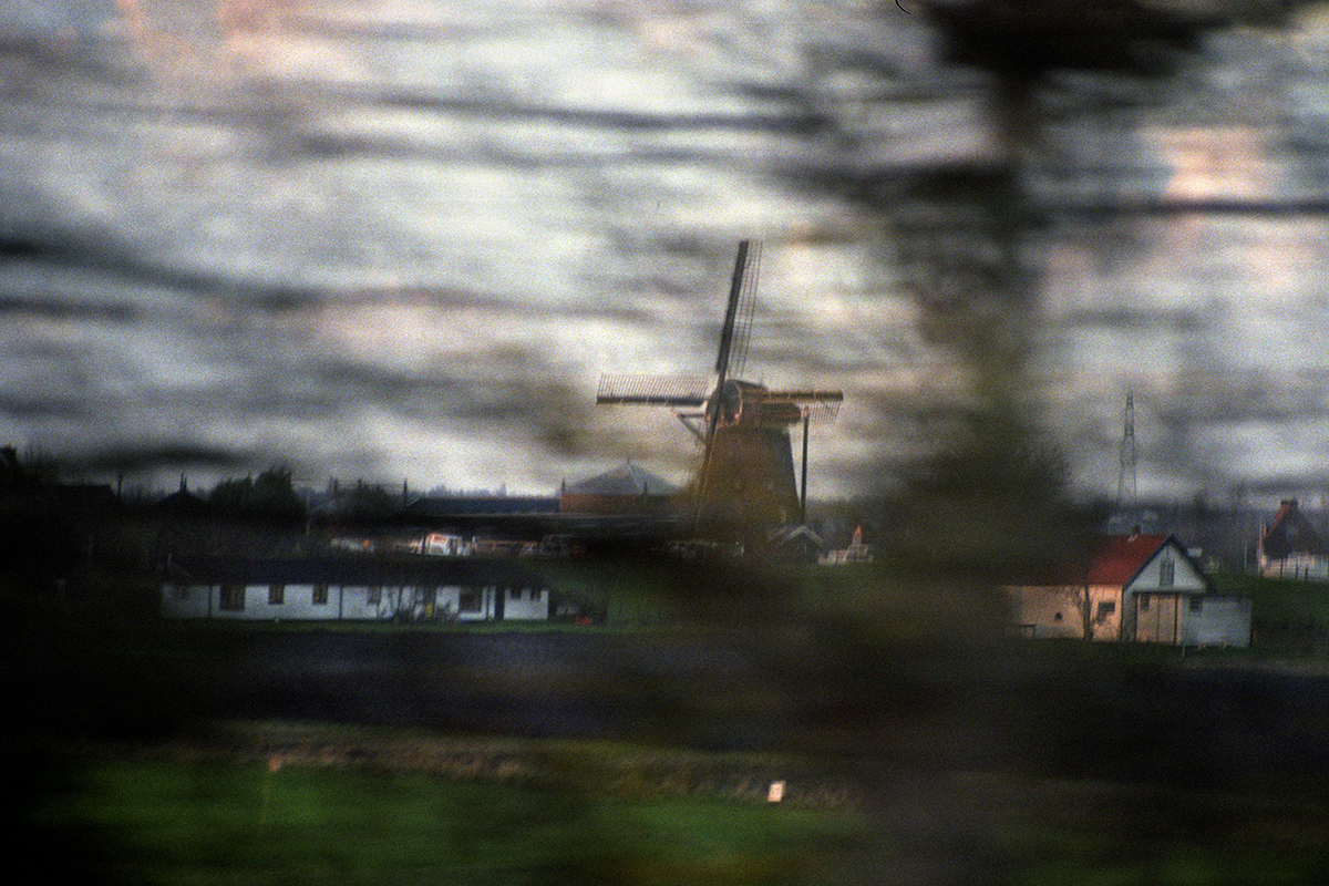netherlands/netherlands_windmill_drive_by