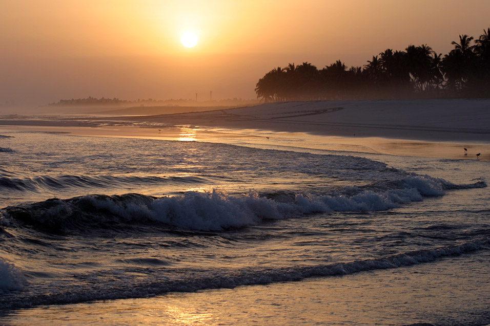 oman/salalah_beach_beautiful_sunset