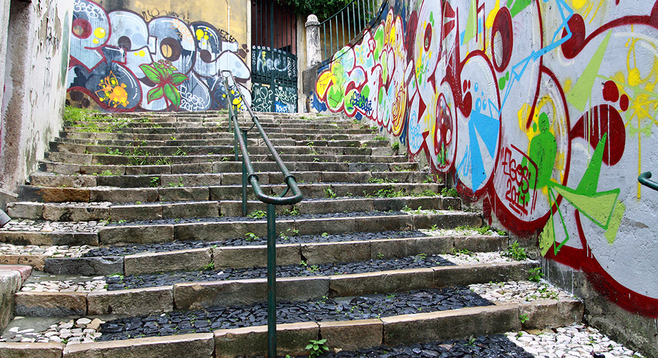 portugal/lisbon_stairs_graffiti