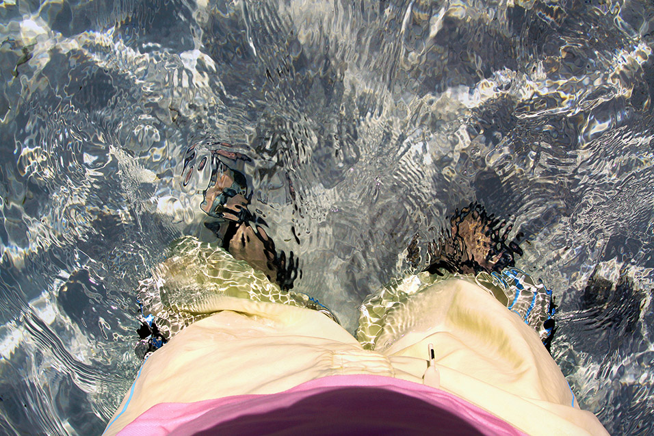 seychelles/li_digue_standing_in_water