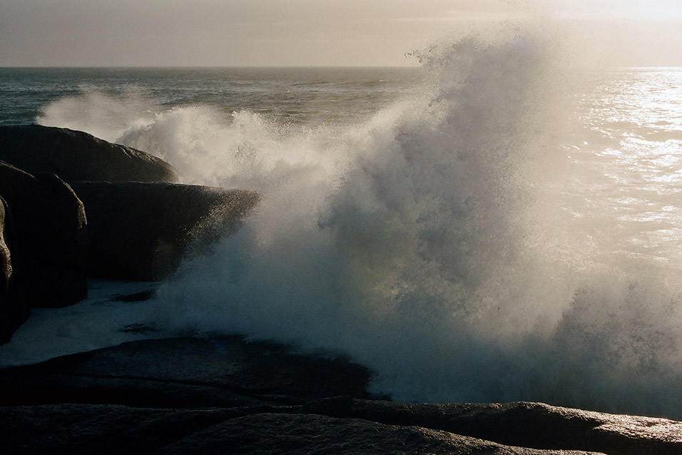 south_africa/cape_town_waves_crashing