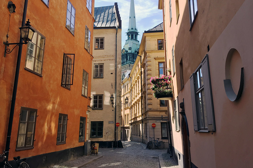 sweden/stockholm_gamla_stan_alleyways