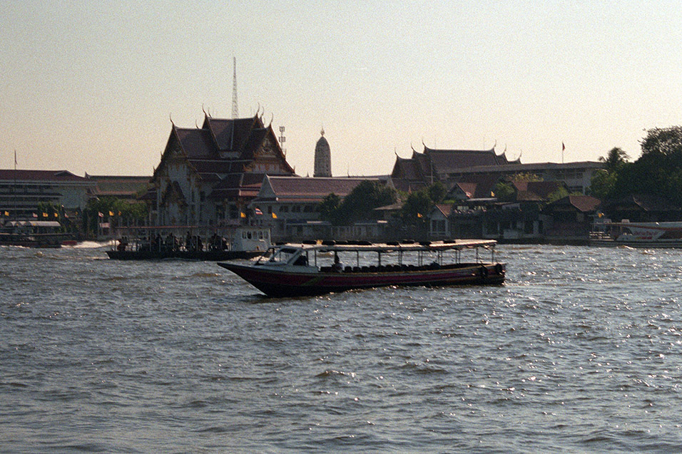 thailand/1999/bangkok_chao_phraya_river_transport