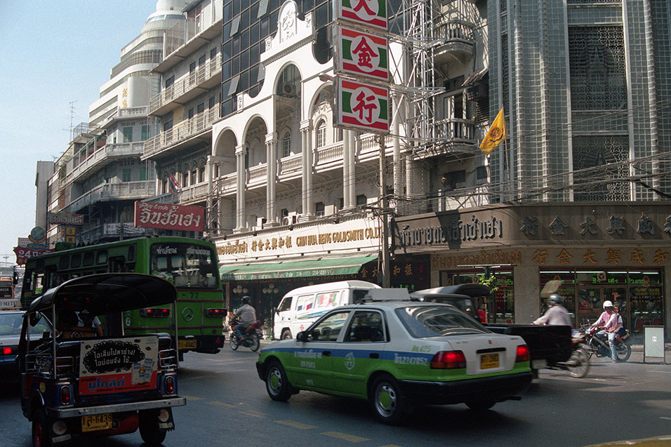 thailand/1999/bangkok_taxi_street