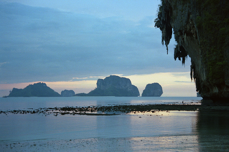 thailand/1999/krabi_phra_nang_ocean_karst_sunset