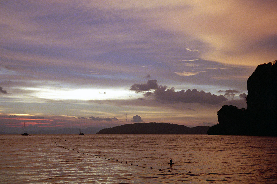 thailand/1999/krabi_sunset_swimmer
