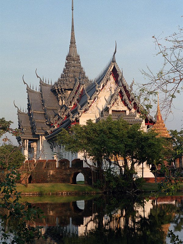 thailand/2004/ancient_siam_gorgeous_temple
