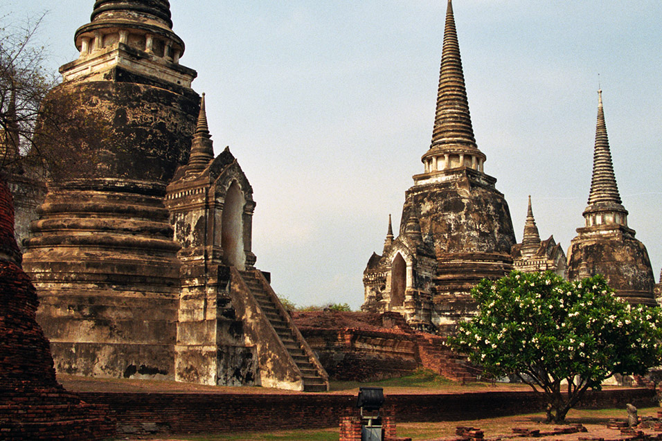 thailand/2004/ayutthaya_3_pillars