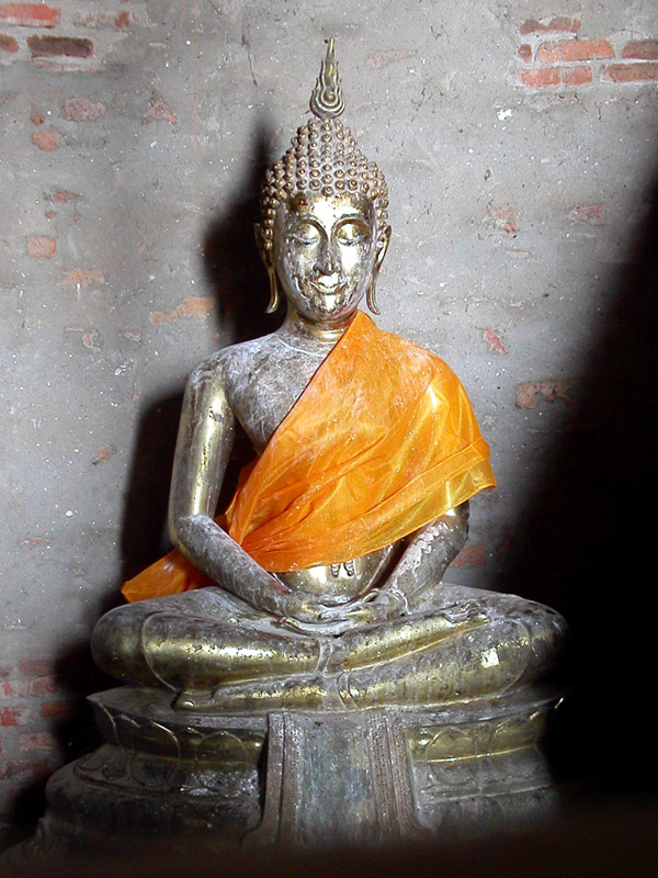 thailand/2004/ayutthaya_buddha_flash