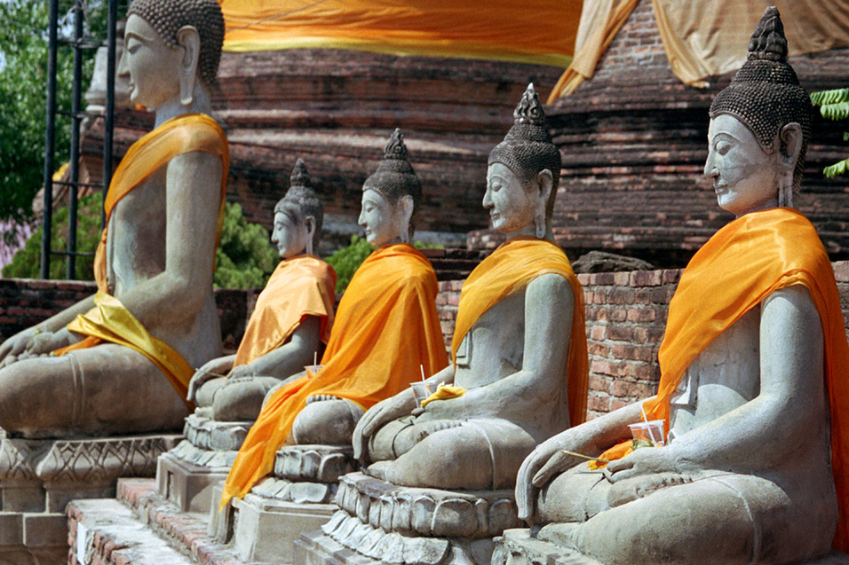 thailand/2004/ayutthaya_buddhas_2