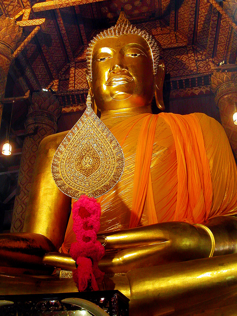 thailand/2004/ayutthaya_seated_buddha