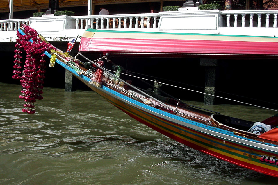 thailand/2004/bangkok_river_longtail_bow