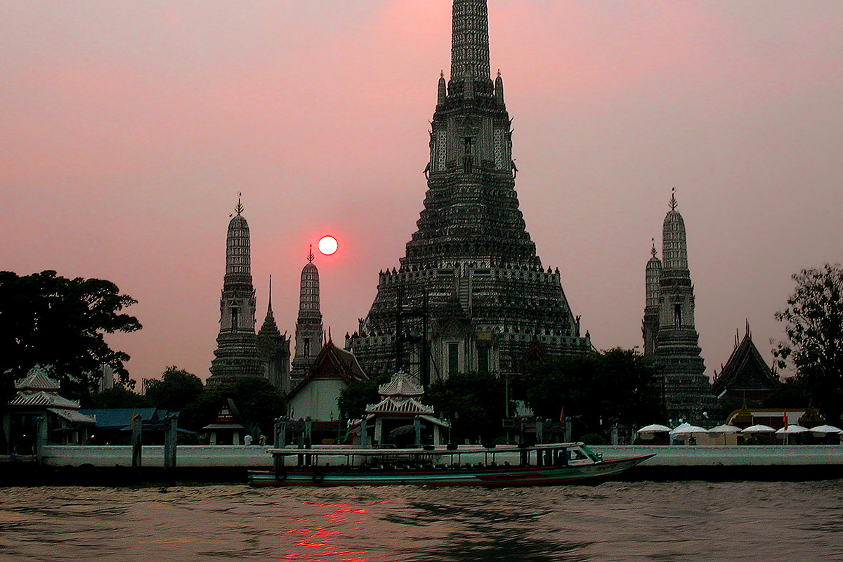 thailand/2004/bangkok_wat_arun_sunset