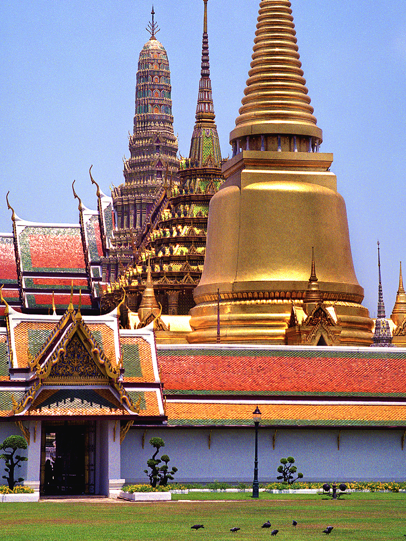 thailand/2004/bkk_grand_palace_vert