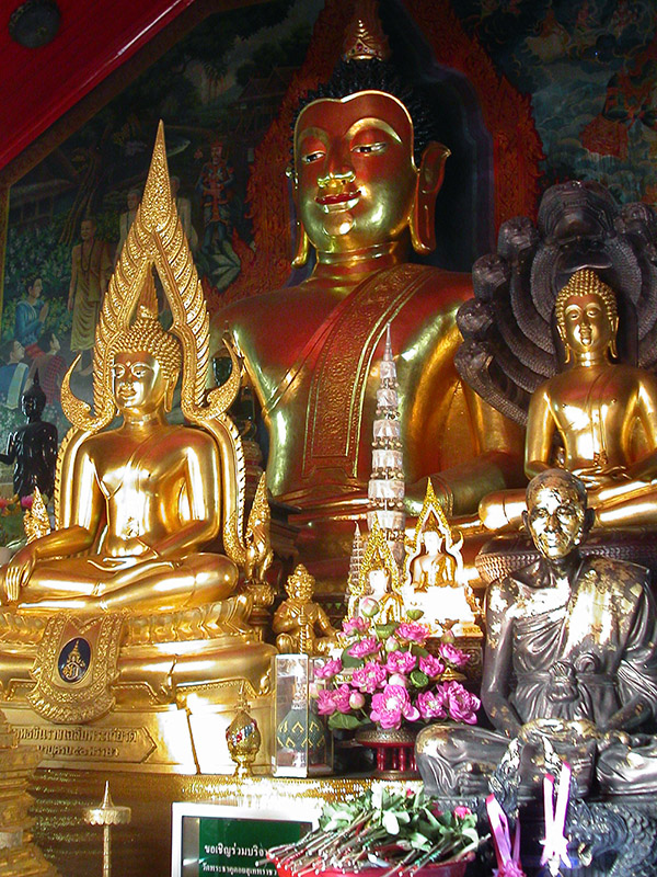 thailand/2004/chiang_mai_buddha_wat_doi_suthep