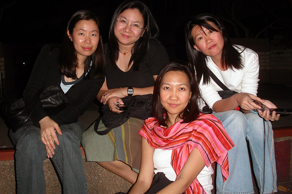 thailand/2004/friends_the_gang