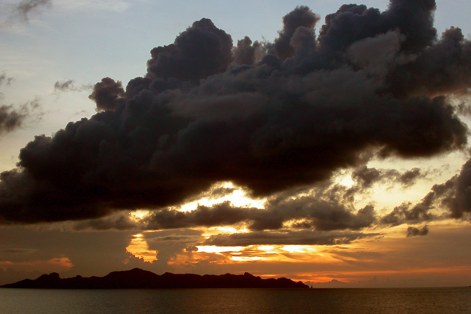 thailand/2004/ko_pha_ngan_ferry_sunset_cloud